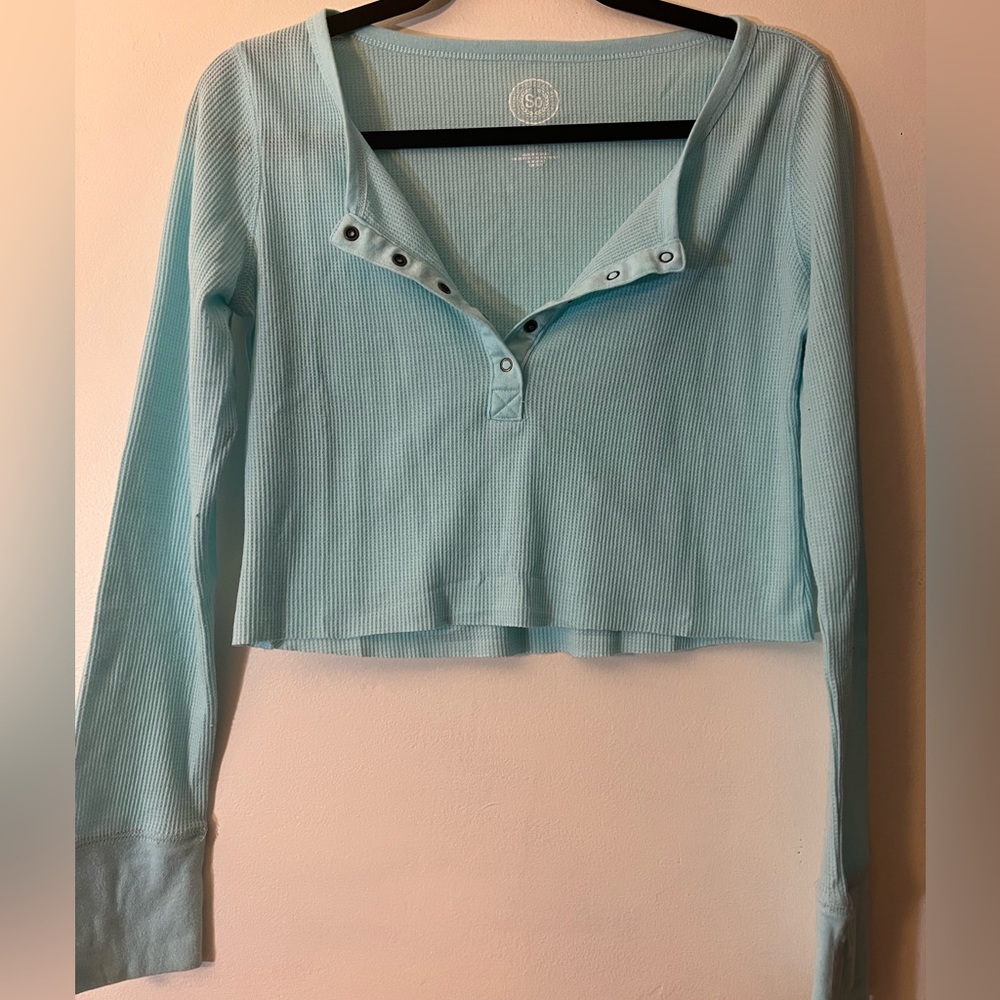 NWOT ribbed cropped snap button long sleeve